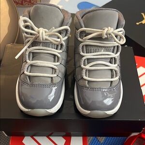 Air Jordan 11 Retro Cool Grey Sneakers